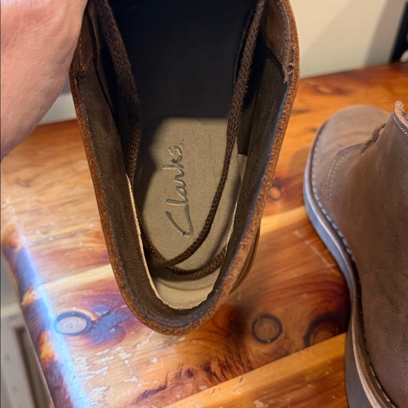 Men's Brown Leather Clarks desert Boots - Picture 8 of 9